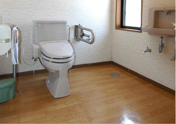 車椅子トイレ画像